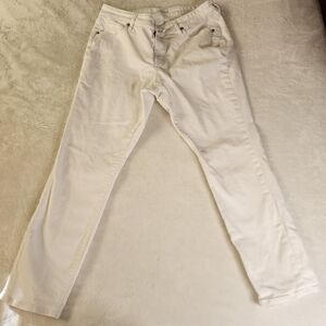 Loft Curvy Skinny Crop White Size 30/10